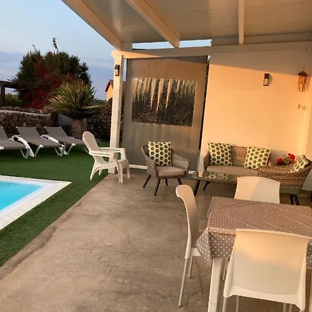 Seaside In El Roque Villa