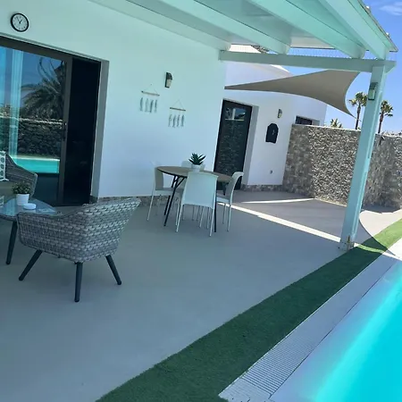 Villa Seaside In El Roque *