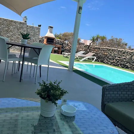 Seaside Retreat: El Roque Oasis With Private Pool