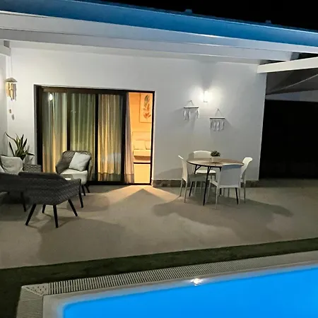 Seaside In El Roque Villa *