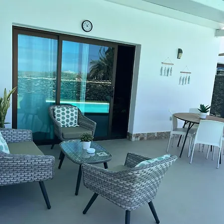 Seaside In El Roque Villa *