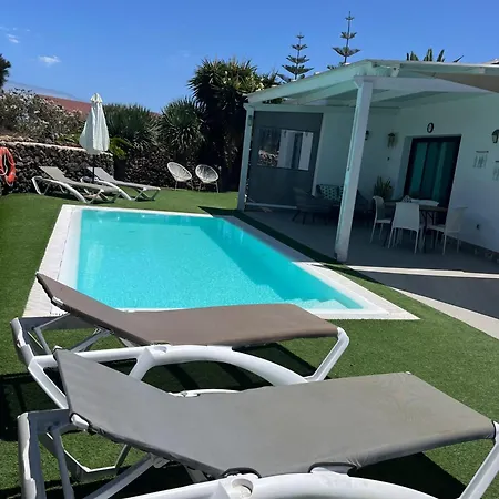 Seaside In El Roque Villa *