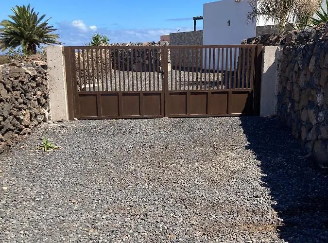 Seaside In El Roque Willa