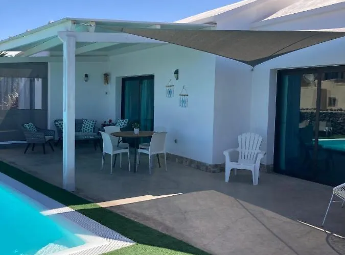 Seaside In El Roque Willa