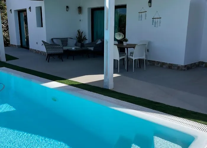 Seaside In El Roque Willa